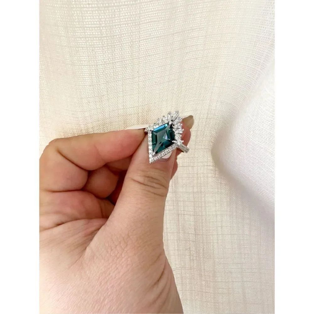 Elsa Ice Queen inspired ring ❄️ - Picture 2 of 7